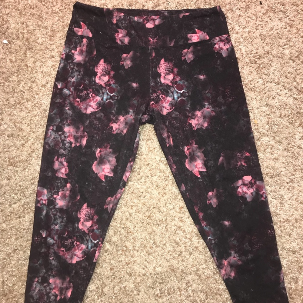 Cropped Floral Athletic Leggings